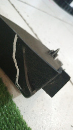 SOLEIRA DA PORTA PEUGEOT PARTNER LADO ESQUERDO COM AVARIA