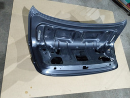 CAPO TRASEIRO RENAULT FLUENCE PEQUENA AVARIA