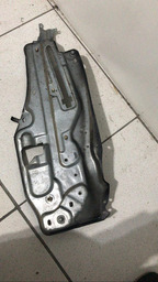Suporte Maquina De Vidro Dianteira Esquerda Renault Laguna