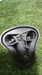 SUPORTE MAÇANETA QUE ABRE O CAPÔ PEUGEOT 206