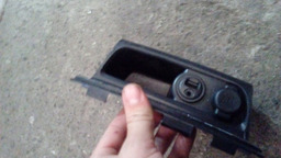 CONSOLE PAINEL CAIXA AUXILIAR TOMADA 12V PEUGEOT 208