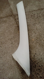 MOLDURA COLUNA VIDRO DIANTEIRO ESQUERDO PEUGEOT 208