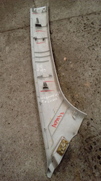 MOLDURA COLUNA VIDRO DIANTEIRO ESQUERDO PEUGEOT 208