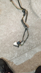 CHICOTE TAMPA PORTA MALAS PEUGEOT 206 *UNIDADE