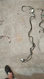 CHICOTE TAMPA PORTA MALAS PEUGEOT 206 *UNIDADE