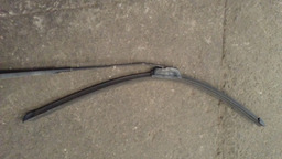 BRAÇO LIMPADOR DIANTEIRO SEM PALHETAS PICASSO 2.0 16V