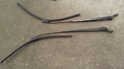 BRAÇO LIMPADOR DIANTEIRO SEM PALHETAS PICASSO 2.0 16V