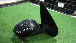 RETROVISOR PEUGEOT 206 LADO DIREITO AVARIADO