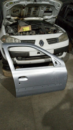Porta Dianteira Direita Renault Clio