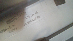 SUPORTE MESA BANCO TRASEIRO PICASSO 9637300677 *UNIDADE