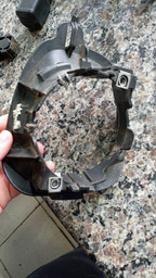 SUPORTE DO FAROL DE NEBLINA ESQ. LOGAN/SANDERO 8200597649