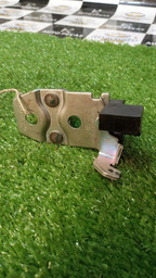 BATENTE FECHADURA TRASEIRA PORTA MALAS RENAULT CLIO 2014...