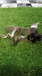 BATENTE FECHADURA TRASEIRA PORTA MALAS RENAULT CLIO 2014...