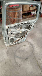 PORTA TRASEIRA DIREITA RENAULT CLIO
