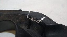 MOLDURA FAROL MILHA LADO DIREITO RENAULT CLIO 2007 AVARIADO