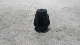 BATENTE TAMPA PORTA MALA RENAULT SANDERO 2012