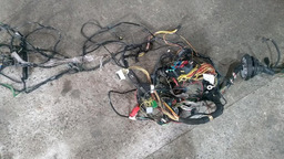 CHICOTE INTERNO CAIXA FUSÍVEL FARÓIS E SINALEIRAS CLIO 2007