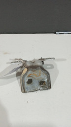 DOBRADIÇA DE PORTA DIANTEIRA DIREITA SANDERO 2014