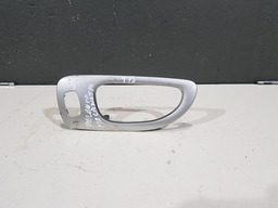 ACABAMENTO MOLDURA MAÇANETA INTERNA TRASEIRA DIREITA 307