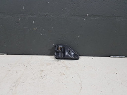 MAÇANETA EXTERNA PORTA LATERAL BAÚ DIREITA KANGOO 2001