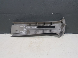 ACABAMENTO SUPERIOR COLUNA CENTRAL DIREITA RENAULT SANDERO