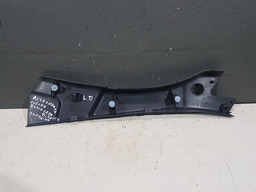 ACABAMENTO COLUNA TRASEIRA DIREITA RENAULT SANDERO 2010