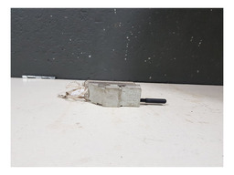 LUZ CORTEZIA PORTA MALAS CITROEN C4 HATCH 2010