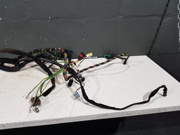 CHICOTE PAINEL RADIO PEUGEOT 307 SEDAN 2007