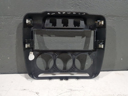 MOLDURA CENTRAL PAINEL RADIO SOM CITROEN C3 2013