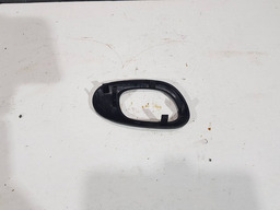 ACABAMENTO MAÇANETA INTERNA TRASEIRA DIREITA 206