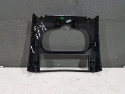 MOLDURA PAINEL RADIO PEUGEOT 207 PASSION 2011