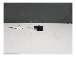 BOTÃO INTERRUPTOR PORTA MALAS PEUGEOT 106 1999