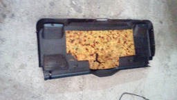ACABAMENTO TAMPA TRASEIRA PORTA MALAS PEUGEOT 306 SW DETALHE