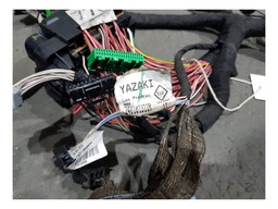 CHICOTE PAINEL PORTA FUSIVEIS RADIO RENAULT FLUENCE 2014