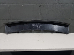 MOLDURA ACABAMENTO CENTRAL PARA CHOQUE TRASEIRO MEGANE GT