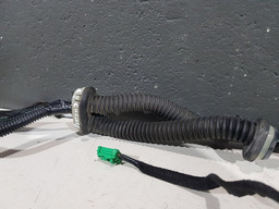 CHICOTE TAMPA PORTA MALAS CITROEN C4 PICASSO 2010