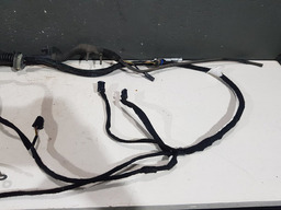 CHICOTE TAMPA PORTA MALAS CITROEN C4 PICASSO 2010