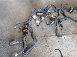 CHICOTE CARROCERIA CITROEN C4 PICASSO 2010 COM DETALHES