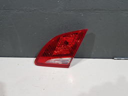 Lanterna Tampa Mala Peugeot 408 D.