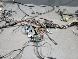 CHICOTE CAIXA FUSIVEIS CARROCERIA PAINEL CLIO 1.0 16V 2002