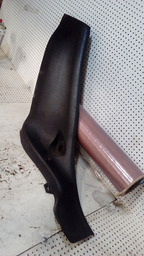 MOLDURA COLUNA LATERAL ESQUERDA TRASEIRO PEUGEOT 206 SW