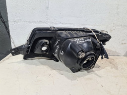 FAROL DIANTEIRO DIREITO RENAULT KWID 2019 COM DETALHE