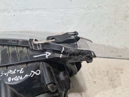 FAROL DIANTEIRO DIREITO RENAULT KWID 2019 COM DETALHE