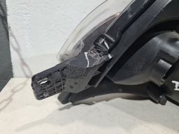 FAROL DIANTEIRO DIREITO RENAULT KWID 2019 COM DETALHE