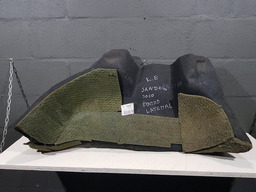 ACABAMANETO FORRO CARPETE ESQUERDO MALA RENAULT SANDERO 2010