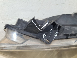 FAROL DIANTEIRO ESQUERDO PEUGEOT 307 2007 COM DETALHE