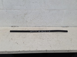 BORRACHA INTERNA PORTA TRASEIRA DIREITA XSARA PICASSO 2011