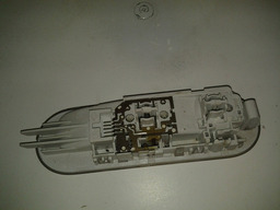 LUZ DE TETO CORTESIA TRASEIRA RENAULT MEGANE SEDAN 06 A 12