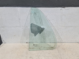 VIDRO VIGIA TRASEIRO ESQUERDO RENAULT CLIO 1999