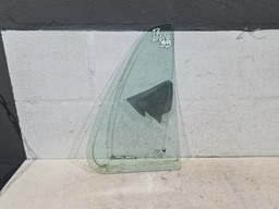 VIDRO VIGIA TRASEIRO ESQUERDO RENAULT CLIO 1999